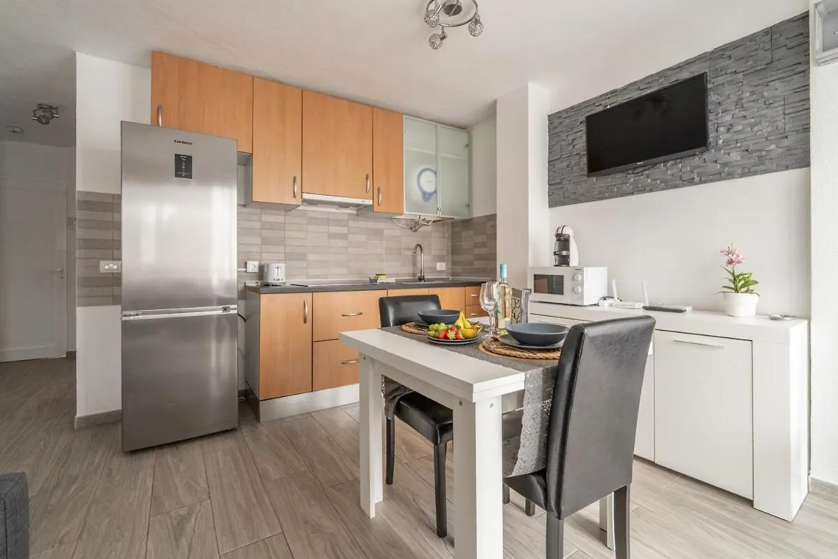 Brisa Marina Ocean View Apartment Antigua