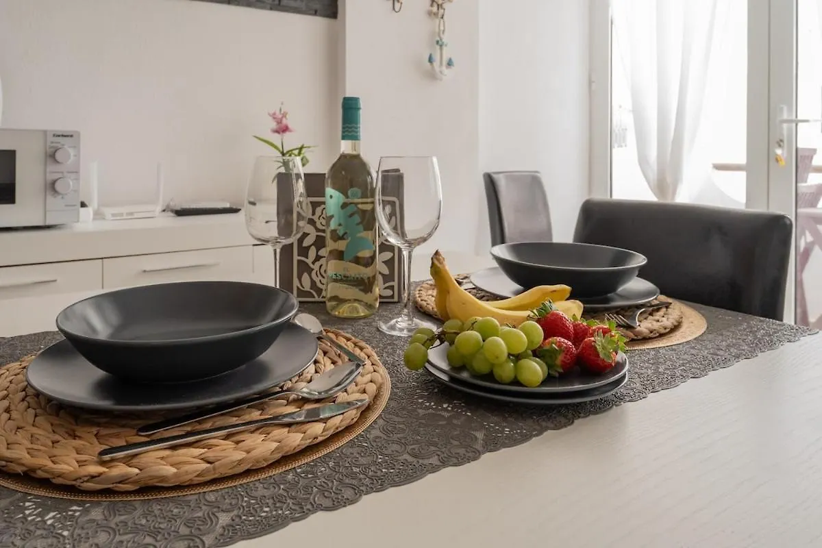 Brisa Marina Ocean View Apartment Antigua